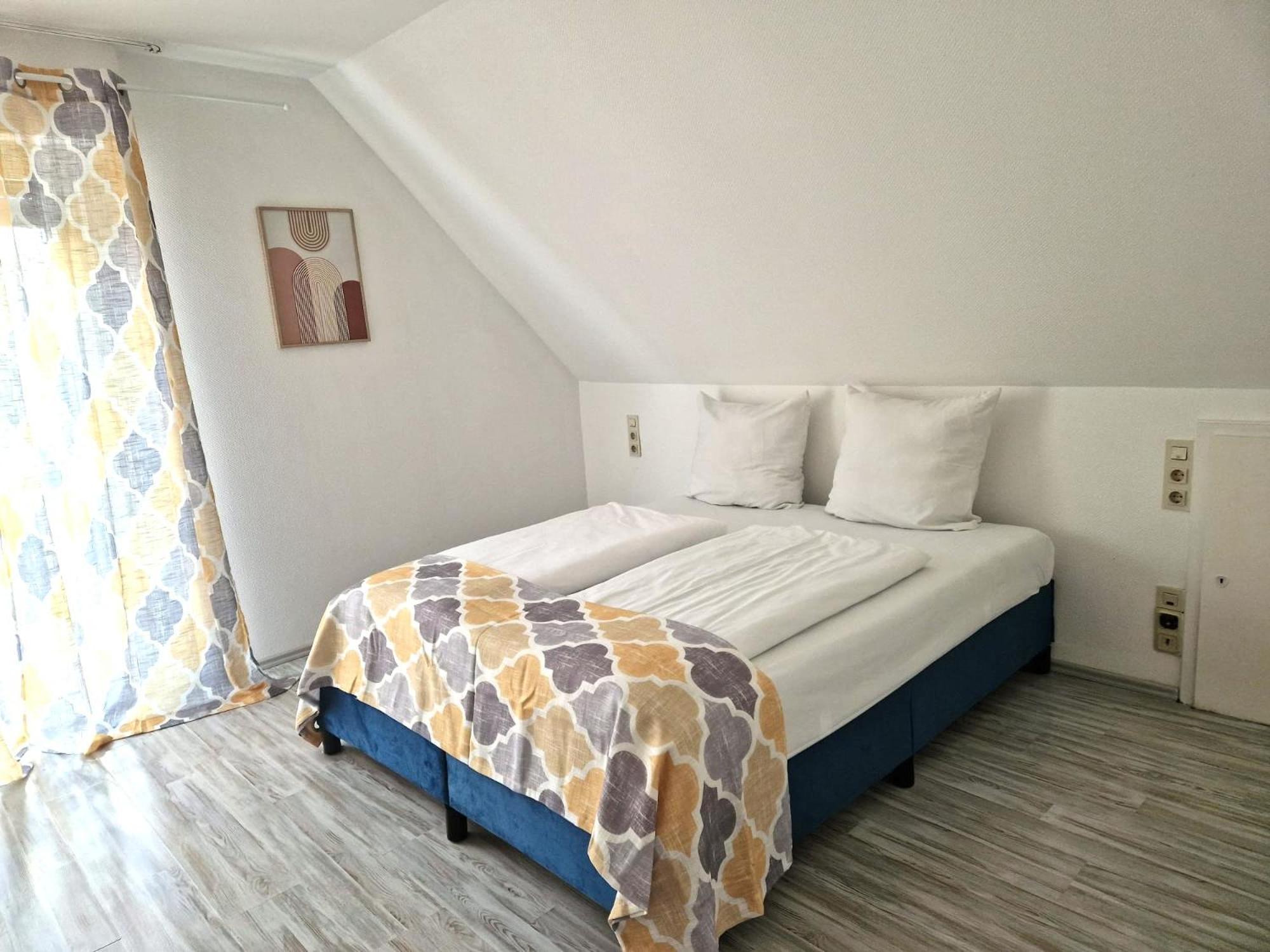 Hotel Энгельскирхен Экстерьер фото